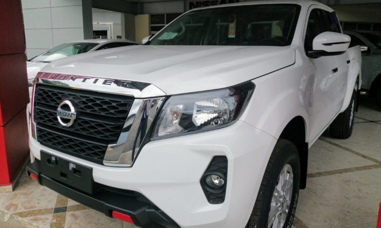 Nissan Frontier XE