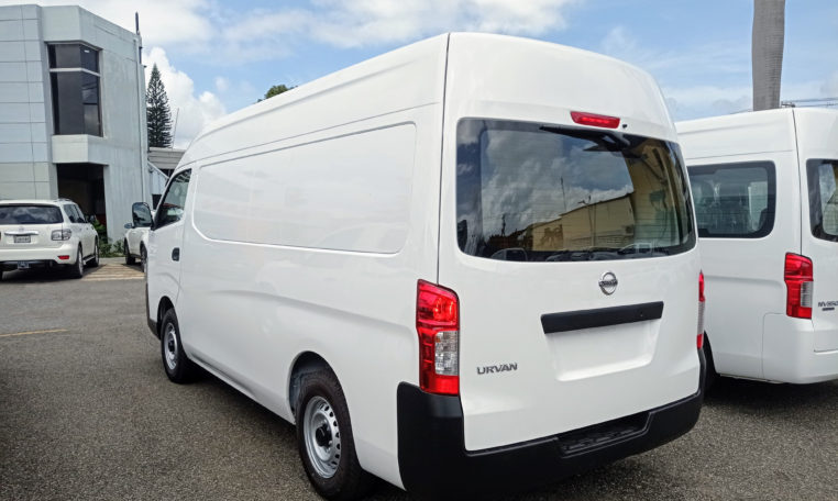 Nissan urvan techo alta