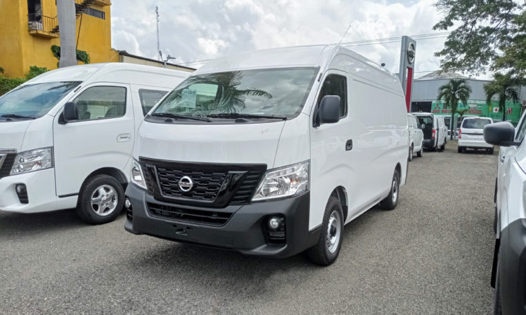 Nissan urvan techo alta