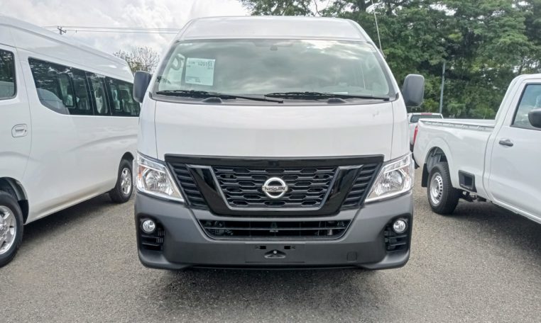 Nissan urvan techo alta